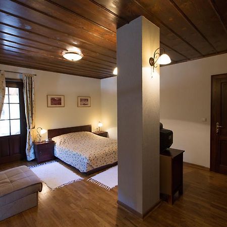 Hotel Ivanov Konak Цетине Экстерьер фото