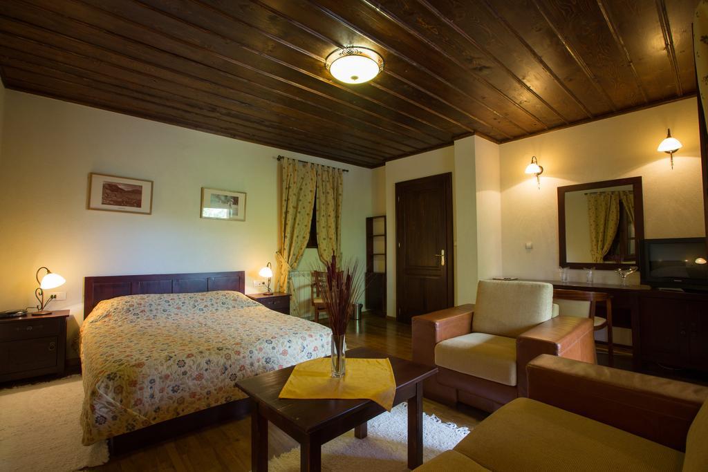 Hotel Ivanov Konak Цетине Экстерьер фото